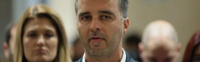 Savo prošao k'o bos po trnju: Manojlović objavio čime se blokaderi ponose, ljudi ga urnisali komentarima (VIDEO)