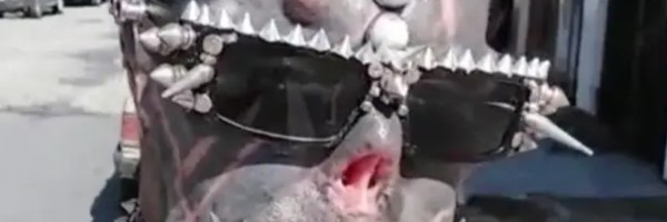 Brazilski Čovek Satana je gospodar cirkusa koji je obrnuo igricu