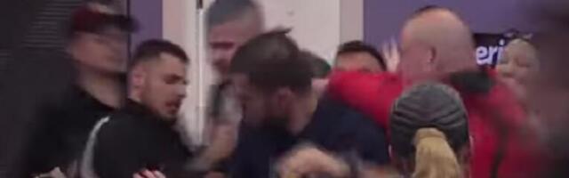 MASOVNA TUČA U ZADRUZI! Car ušao u crveno, skočio na Bilala, napravio se haos, MAKLJALI se svi međusobno, obezbeđenje OPKOLILO Belu kuću! (VIDEO)