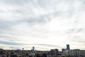 И сунце и облаци и киша, а температура до 19 степени