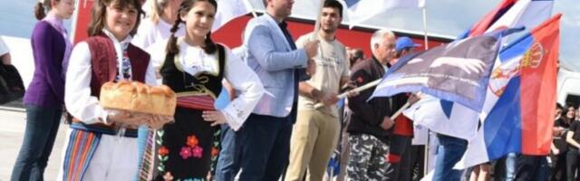 DOČEK HEROJA U LJIGU! Petković i Radoičić sa grupom Srba iz Leposavića i Kosovske Mitrovice (FOTO/VIDEO)