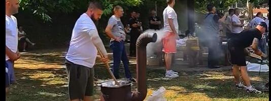 Sijarinska Banja: Krčkaju se gulaši za Zlatni kotlić
