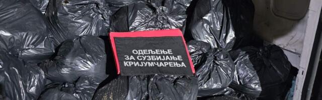 Kako je policija u Jagodini otkrila i zaplenila duvan vredan skoro dva miliona dinara u jednom kombiju