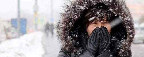 Ceo život pogrešno nosimo kapuljaču s krznom: Kad vidite kako se pravilno nosi, šokiraćete se, u ovome je caka (VIDEO)