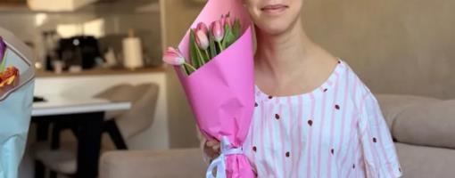 "Otečena sam od lekova ali sam dobro": Devojka sa krilima nakon gubitka bebe izašla iz bolnice pa se obratila javnosti