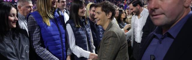 Brnabić reagovala na sutrašnje naslovnice tajkunskih novina: Hteli da unize istorijski skup u Areni, pa dobili odgovor