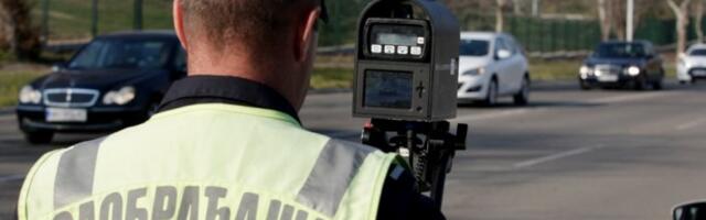 NAGAZIO ASTON MARTINA 243 NA SAT! Pogledajte snimak ludačke vožnje kod Surčina! (VIDEO)