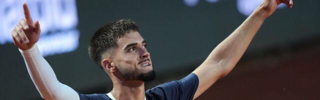 Svi pričaju o čudesnom Hrvatu na RG, nedavno izbacio Đokovića, sada zgazio Amera, može opet na Amera