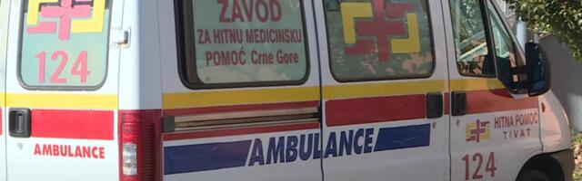 MOTOCIKLISTA OBORIO PEŠAKA U TIVTU: Povređeni prevezen u bolnicu, policija obavlja uviđaj