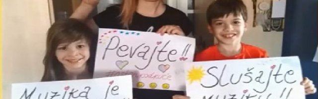 LEP GEST PROSVETNIH RADNIKA!  Učitelji iz Pančeva poslali zagrljaje učenicima (Video)