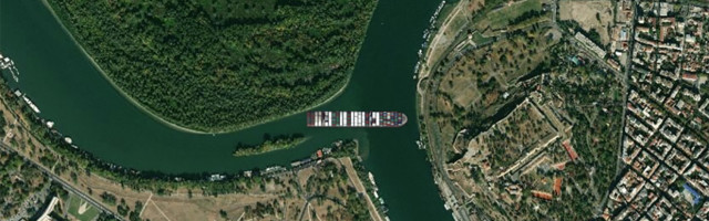 Koliko je velik zaglavljeni brod iz Sueckog kanala