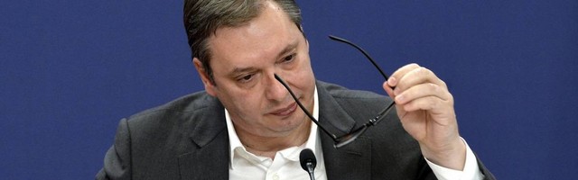 Posle novca za vakcinaciju - Vučić vam plaća da rađate decu koja će raditi u fabrikama
