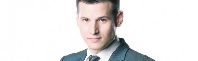 ZGODNI VODITELJ je srećno ZALJUBLJEN već duže vreme: Svoju devojku OSVAJAM IZ DANA U DAN!