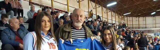 Kompanija Mozzart navijačima Borca poklanja brendiranu opremu na utakmicama ABA lige