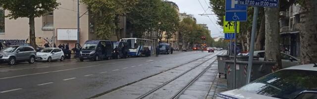 Napadnuta ekipa Tanjuga ispred Hrama
