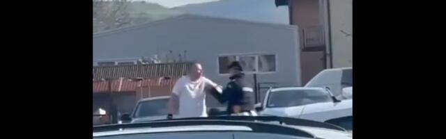 Sud oslobađa Vesićevog advokata, snimci napada na policajca ne važe: Golf palica nije pretnja