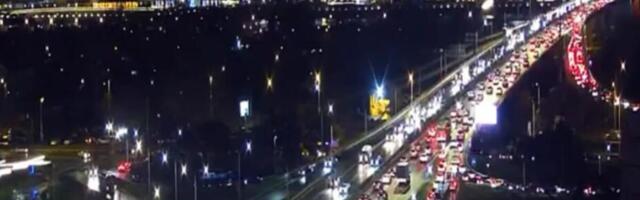 Popodnevni špic paralisao Beograd! Ove ulice su najkritičnije, vozila mile u kolanama, nema igla gde da padne