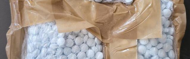 MUŠKARAC UHAPŠEN U INĐIJI: U autu imao 15.000 psihoaktivnih tableta!