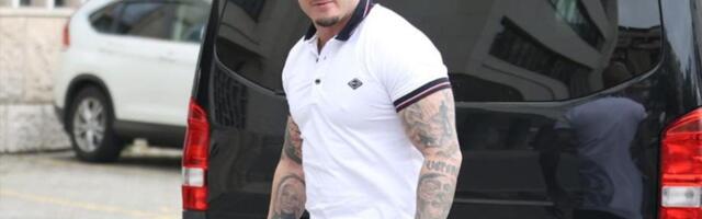 VUK MOB PREBIO DEČKA U KAFANI: Oglasio se i poručio: Ja sam takav, sa mnom se ne šali...