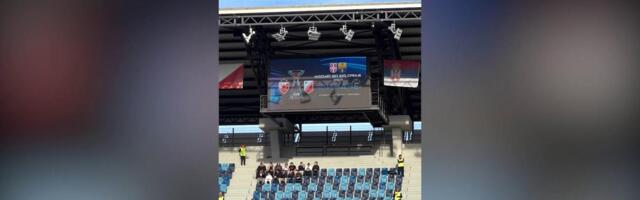 Fudbaleri Vojvodine istrčali na teren u Loznici pred finale Kupa