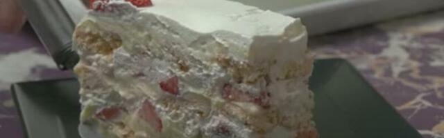Šarlota je torta koja je nastala na carskom dvoru, a pravi se od letnjih sastojaka koje svi imamo: Lagana, letnja..