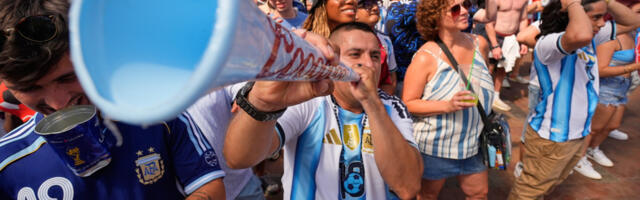 Kakva scena! Tukao ih tri puta na Mundijalima, sada slavi sa njima - Švajnštajger u srcu argentinskog slavlja