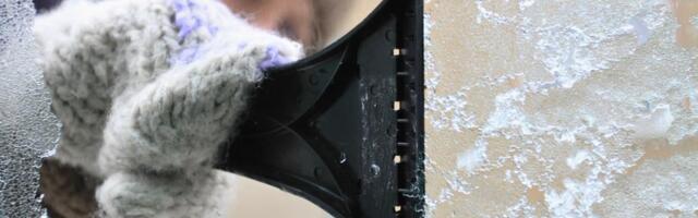 Super savet za zaleđenu šoferku: Samo jedna tečnost deluje istog trenutka i veoma je jeftina