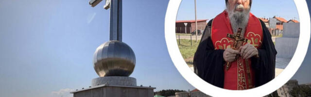 GRADI SE SVETINJA PO UZORU NA HILANDAR - MOĆI ĆE DA JE POSETE I ŽENE: Vladika Fotije osveštao zemljište nadomak centra Bijeljine (FOTO)