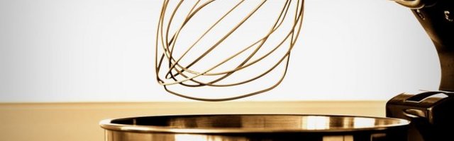 KADA ŽENA GLUMI DA JE DOMAĆICA! Umalo ostala ćelava! (Video)