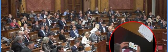 "Politika SNS i SPS liči na porno film" (VIDEO)