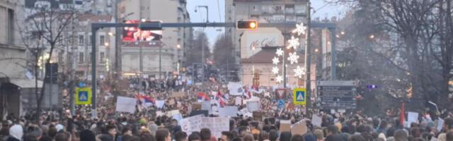 Na protestu na Slaviji bilo oko 100.000 ljudi - tri puta više od procene MUP-a