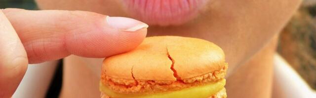 VIDEO: Mikrobiolozi objašnjavaju šta se dešava u vašim ustima kada jedete šećer