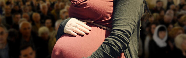 Trudnica htela da se krsti, pa usledio šok: Sveštenik dao jasan i nedvesmislen odgovor da li je to dozvoljeno