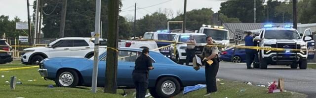 (UZNEMIRUJUĆE) Automobil uleteo u masu, ogroman broj zageženih! Krv na sve strane, monstruozni snimci kruže mrežema