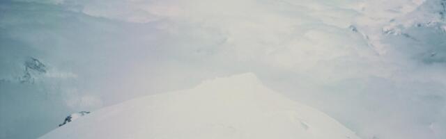 Ovo nije Mont Everest, ovo je Srbija! Planinski vrh se zabeleo kao u decembru, kruži nestvarna fotografija