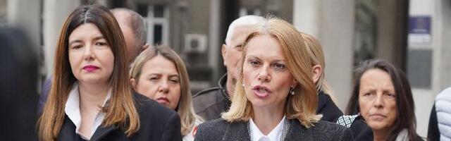 Popović: Šapić i njegovi komunalci odvoze vozila samo da bi obezbedili prostor za novi Ćacilend