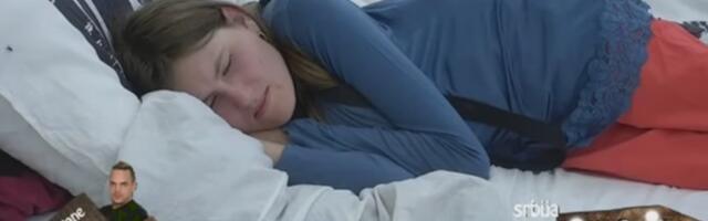 Ovako izgleda SESTRA Divne DNK: Jednom ušla u "Zadrugu", ima isti UROĐENI PROBLEM sa kičmom, OBE OKRIVILE OCA: "Ne može čovek sa 60 i nešto godina da pravi decu" (FOTO)