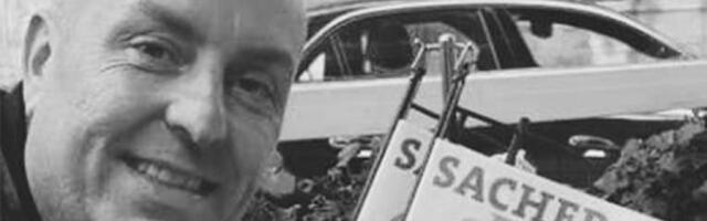 UMRO POZNATI PEVAČ - TEŠKA BOLEST GA JE RAZORILA: Saopštene tragične vesti!