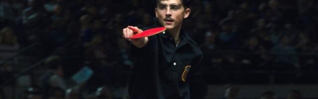 Udarao ga reketom po goloj zadnjici dok nije pukao: "Očne jabučice su mu iskočile iz glave"