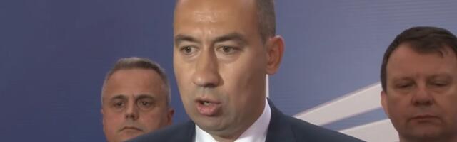 Predsednik opštine Bečej ušao u raspravu sa majkama koje štrajkuju glađu