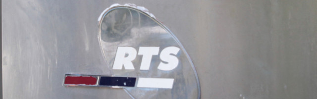 U Kovinu u psihijatrijskoj bolnici, pacijenti gledaju Dnevnik 2 na RTS-u...