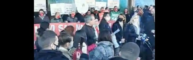 Građani brane Makiš ispred Sava centra