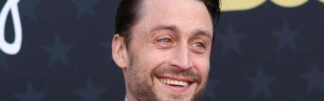 Da li je ovo NAJSLAĐI GOVOR na dodeli Oskara ikada? Glumac osvojio čuvenu statuu, pa se obratio supruzi pred svima