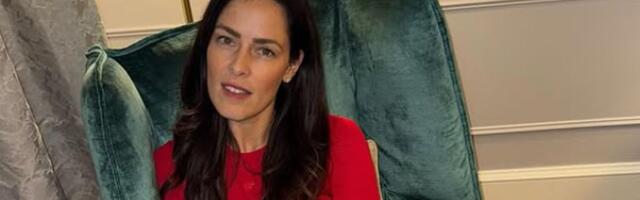 Nove fotke Ane Ivanović pokazuju koliko je zapravo smršala: Crna suknja otkrila tanke noge, a gore - providno