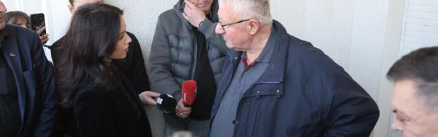 Šešelj na Slobinom grobu upoznao Mariju Milošević: Lider radikala odmah uradio jednu stvar (FOTO)