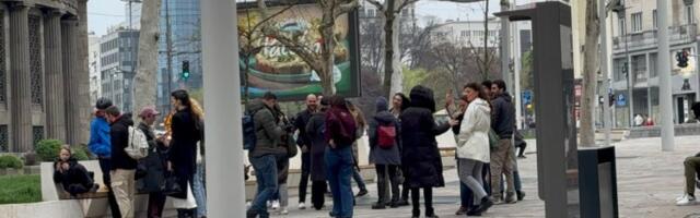TEROR BLOKADERA: Njih 20-ak se iživljavalo ispred "Novosti", "Kurira" i "Politike" - držali govore mržnje, uništavali imovinu (FOTO/VIDEO)