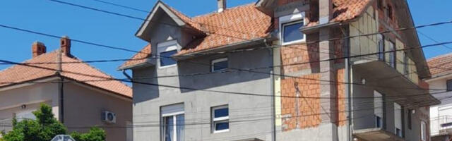 KOMŠIJE O UBICI IZ KALUĐERICE: Žena ga slušala bez pogovora, on joj presudio zbog nervoze? Majku (90) zimus isterao na ulicu!