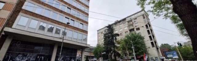 BLOKADERI-FOTELJAŠI NASTAVLJAJU DA MALTERETIRAJU GRAĐANE! Zaustavljen saobraćaj u ovim delovima Beograda, većina blokada razbijena