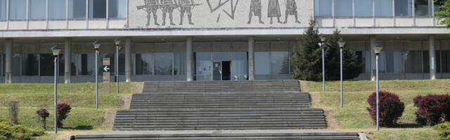 SASLUŠAN OSUMNJIČENI ZBOG NAPADA NA KUĆU CVEĆA Sudija zatražio da se zadrži u pritvoru
