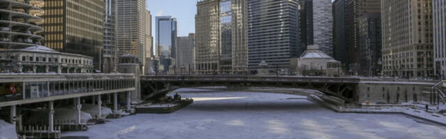 TRAMP SE IGRA S VATROM: Guverner Ilinoisa podigao glas protiv planova Bele kuće - da li SAD klize ka haosu?!